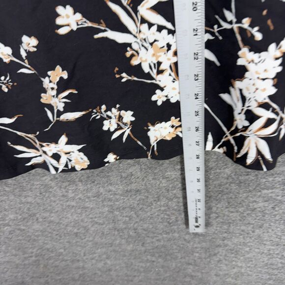 Isaac Mizrahi T-Shirt Women XL Black Floral Short Sleeve Round Neck Cotton - Picture 5 of 7